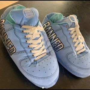 Banned good af1 slippers one  size fits all worn once